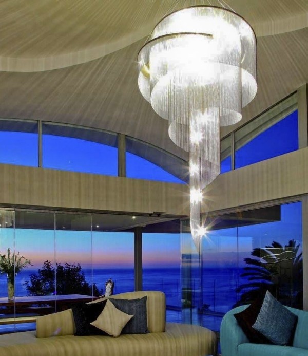 SPIRAL Adam Hoets vŕba očarujúca obývačka s vysokým stropom SPIRAL Adam Hoets vŕbová lampa očarujúca obývačka