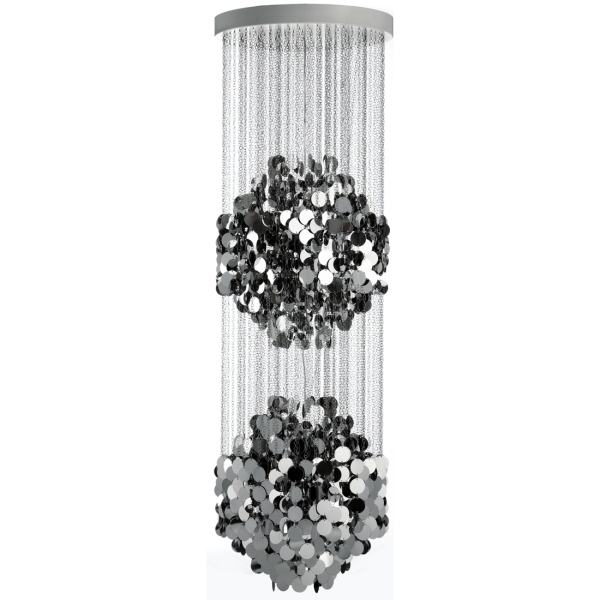 Zábavný kovový luster Verner Panton visiaci na retiazkach Verner Panton zábavný kovový luster visiaci