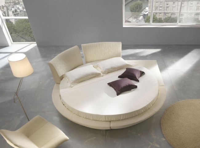 florentská posteľ gobbo salotti okrúhla čalúnená slonovinová kosť