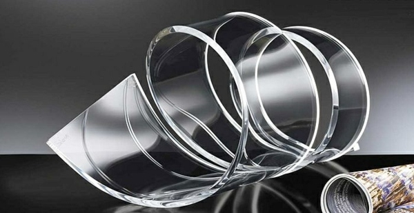 Moderný stojan na časopisy so skleneným dizajnom Moderný držiak novín Scottilio Glass Design