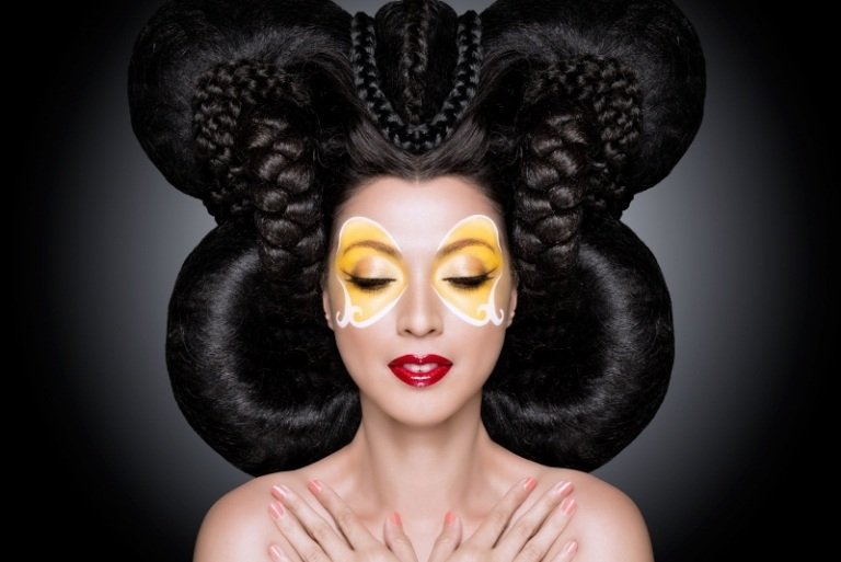 Halloweenske líčenie pre ženy - čarodejnica Halloween-tipy na líčenie-ženy-motýle-víla-farba na tvár