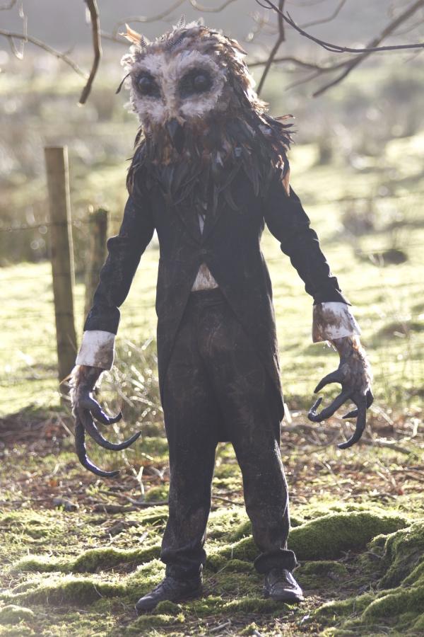 Halloween party-strašidelné kostýmy-soví muž Halloween party desivé kostýmy sova hlava muž