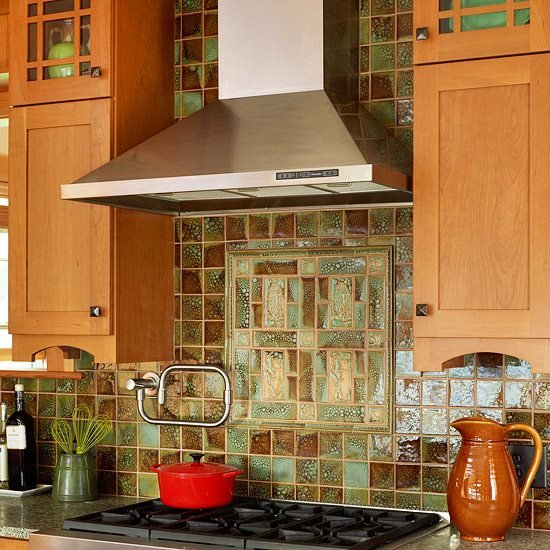 zelená hnedá kuchynská dlažba s obkladom, farba dreva