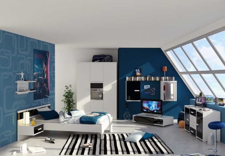 Modrá farba vo forme farby na stenu a tapety pre chlapcovu izbu dizajn detskej izby s farebnými modrými designovými tapetovými pásikmi