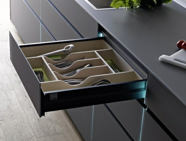 moderná nerezová kuchynská zásuvka