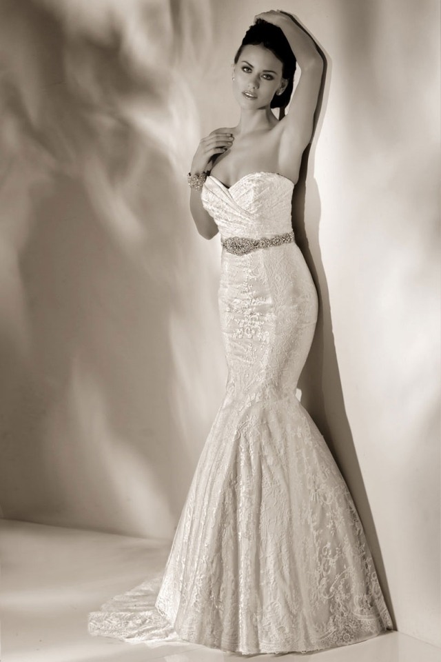 Čipka, opasok, objímanie postavy, výstrih srdca svadobné šaty-opasok-čipka-podlaha-dlhé