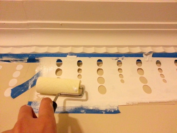 maľovanie na stenu-nápady-spálňa-urob si sám-bodky-šablóna-šablóna-farba-začiatok-určiť