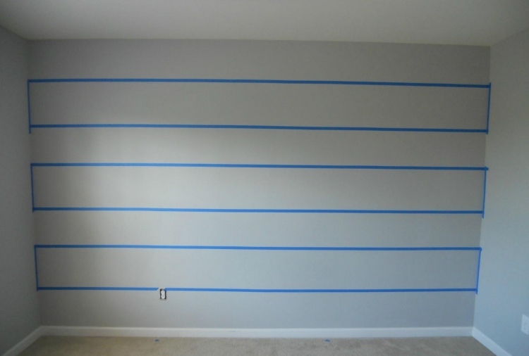 nástenné maľby-nápady-spálňa-urob si sám-diy-pásy-určte-miesto-lepiaca-páska-plán