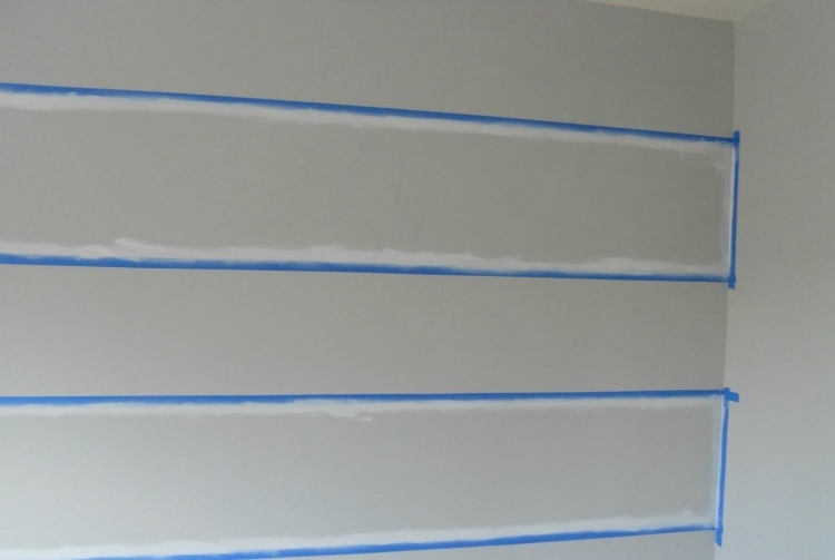 maľovanie na stenu-nápady-spálňa-urob si sám-diy-pruhy-prvý obraz