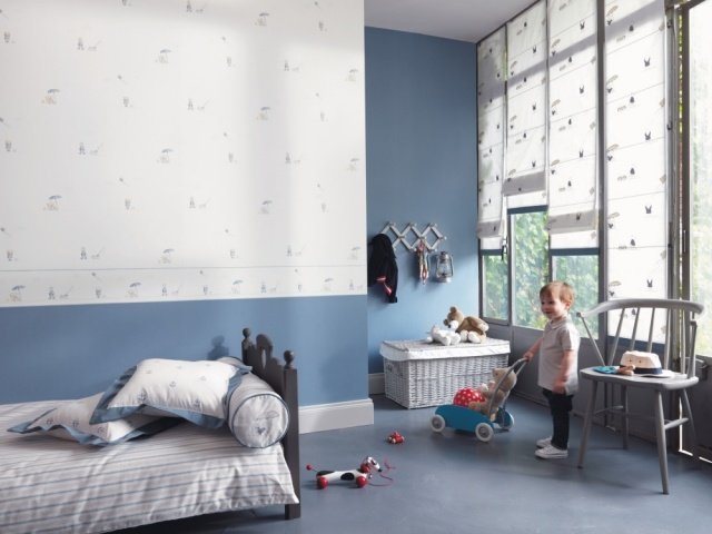 obývacie nápady-do-detských-izbičiek-slnečná ochrana-skladacie-rolety-modrá-stena