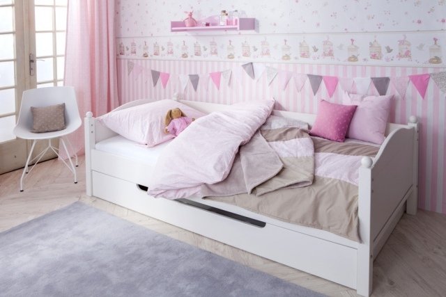 Látkové tapety-výsuvná posteľ-poschodová posteľ-zásuvka-nápady na bývanie