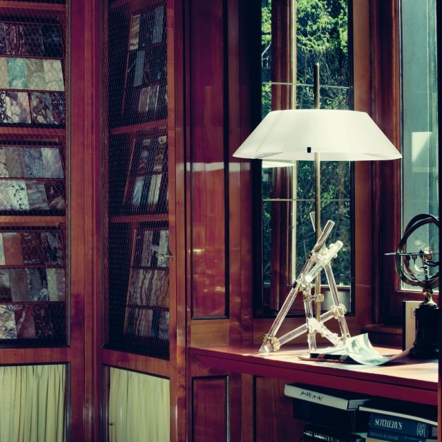 Konštrukcia sklenenej trubicovej stolnej lampy fontanaarte-ashanghai max-ingrand Stolová lampa GLAS konštrukcia od dizajnéra fontanaarte shine