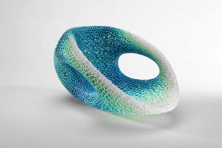 moderná hojdacia stolička vyrobená pomocou 3D tlače 3d-tlač-mo% cc% 88bel-design-kreslo-gradient-modrá