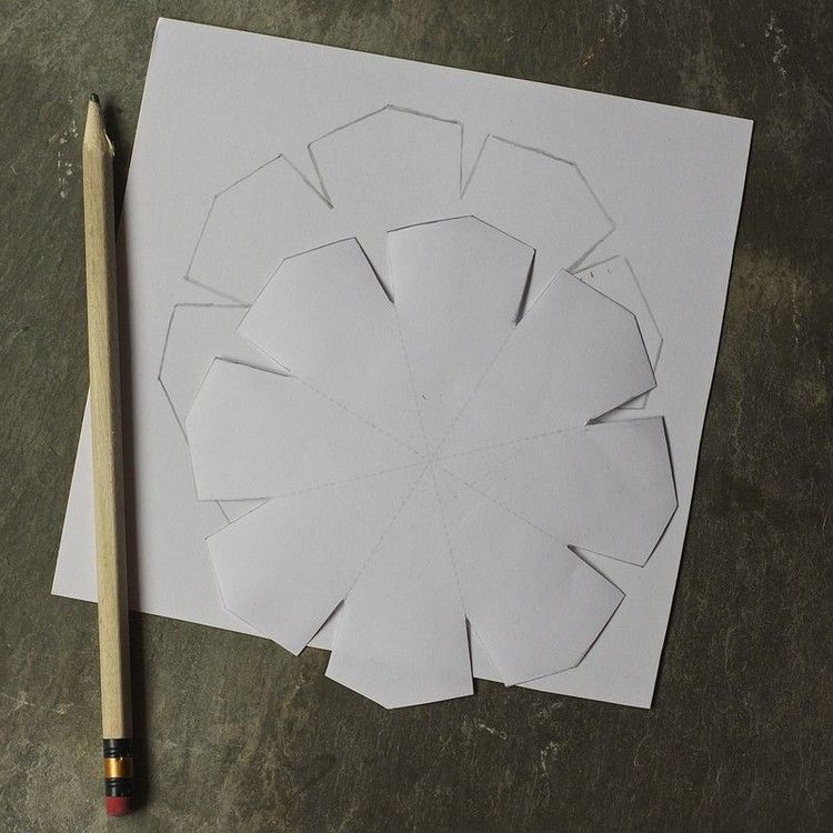 Vystrihnite šablónu hviezdy z papiera Vianočné hviezdy-drotár-3d-vystrihnutá šablóna