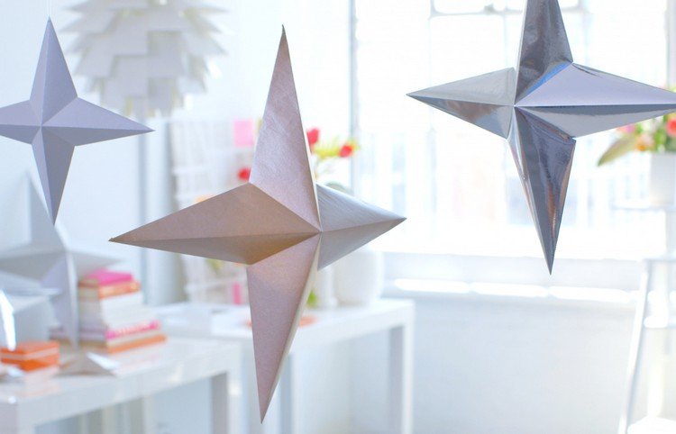 4-cípé hviezdy vyrobené z lesklého papiera striebornej farby 3d-vianočné-hviezdy-drotár-lesklý-papier-strieborný