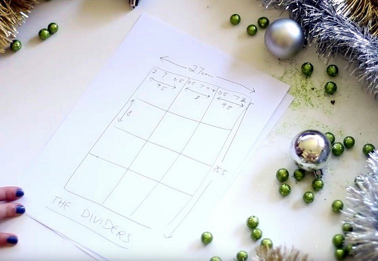 Určte rozmery dvanástich políčok adventný kalendár-urob si sám drotár-ženy-masové diery