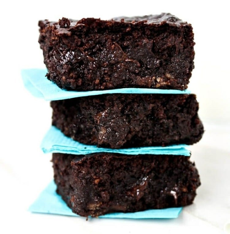 Upečte bezlepkové a vegánske cuketové brownies na zdravé dezerty