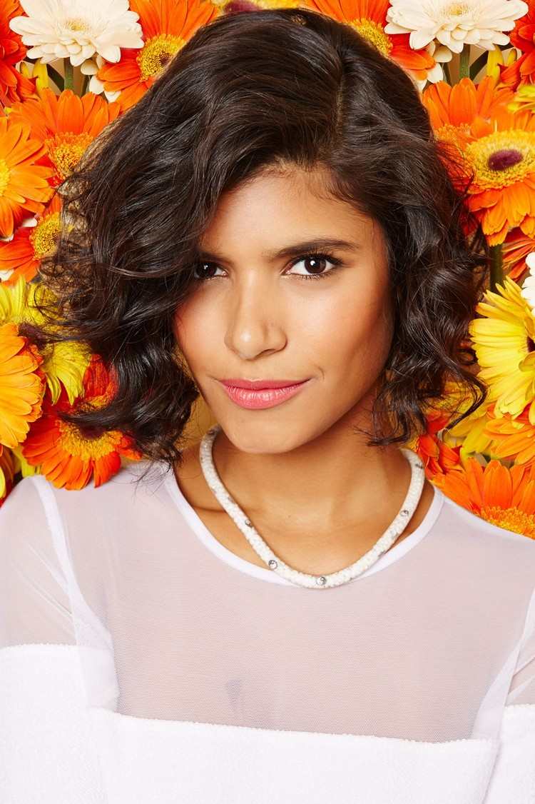 Účes z umelého bobu pre kučeravé vlasy urob si sám účes-prírodné-kučery-faux-bob-návod