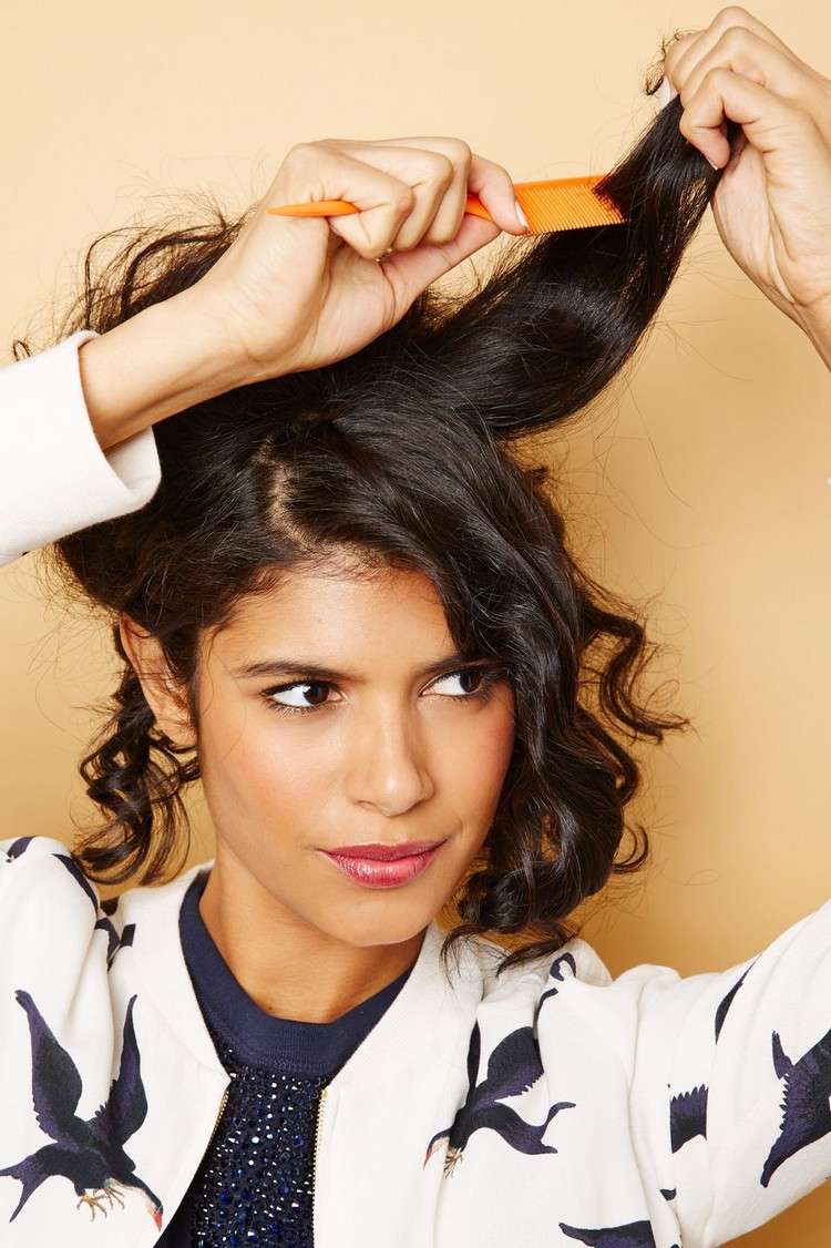 dráždi hornú časť vlasov Updo-účes-prírodné-kučery-urobte si sami sebe škádlenie