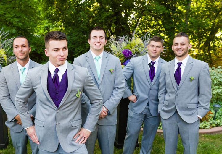 krátke oholené bočné partie a dlhé horné vlasy ženích-účes-nápady-krátke-oholené-strany-strany