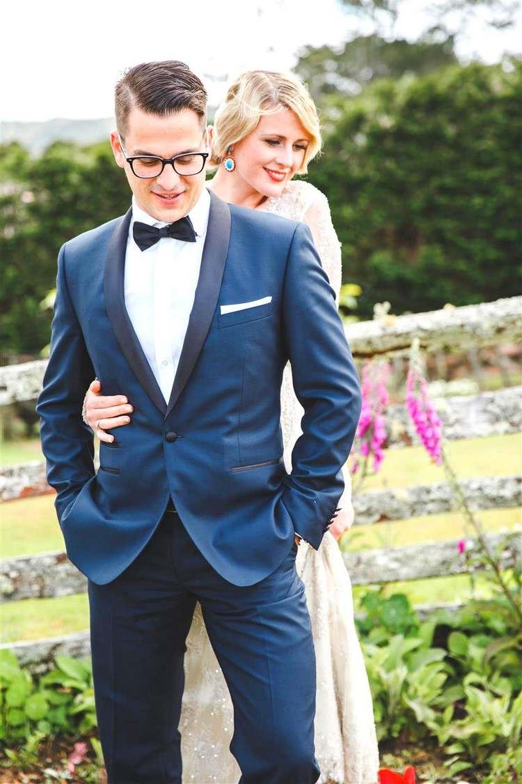 Gélový účes s bočným delením - česaný do boku ženích-účes-nápady-gél-účes-bočné lúčenie-česané