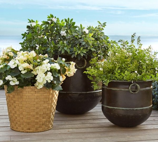 Nápady na dekoráciu pre jarný štýl kombinujú výsadbu kvetov