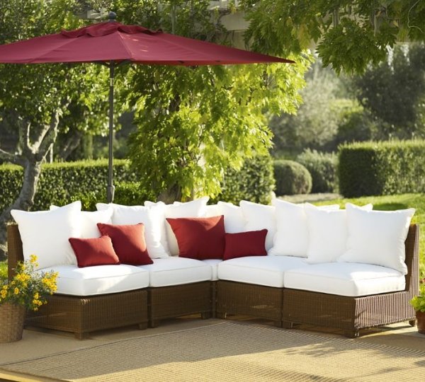 slnečník dizajn deco vankúš biely červený ratan prírodný vzhľad