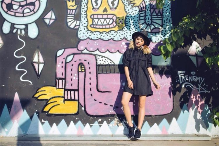 Dámska košeľová čiapka Adidas Sneaker NMD Collection