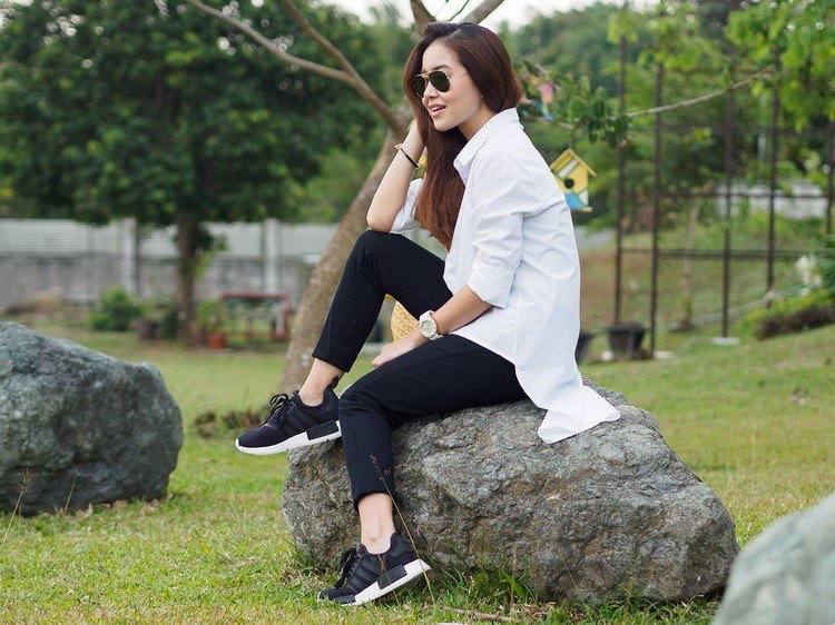 Čierna biela košeľa-tunika Adidas NMD