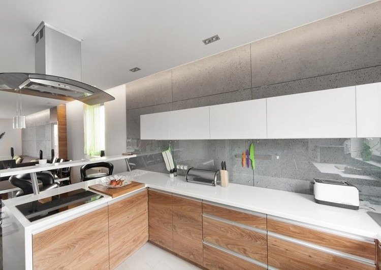 moderné-kuchyne-dub-biela-dosky, sklo-šprintová ochrana-betón-obklad steny
