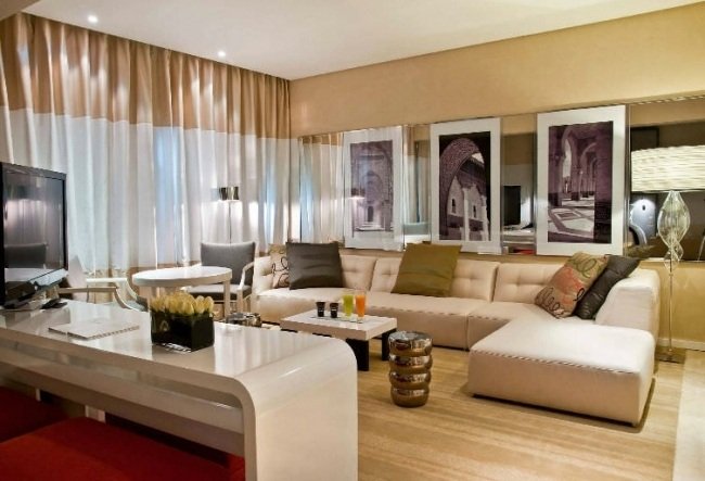 rohová sedačka krémová obývacia izba MALHOUN Didier Gomez ligne roset