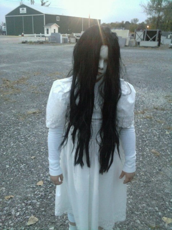 ring halloween make -up tipy a kostýmy nápady horory prsteň halloweenske tipy na líčenie a nápady na kostýmy z hororov