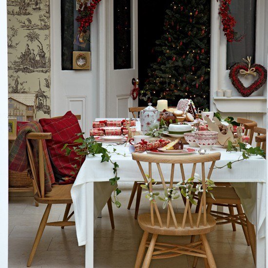 výzdoba stola tradičný červený zelený vianočný brečtan imelo vidiecky dom dekorácie stolu tradičný vianočný brečtan imelo vidiecky dom