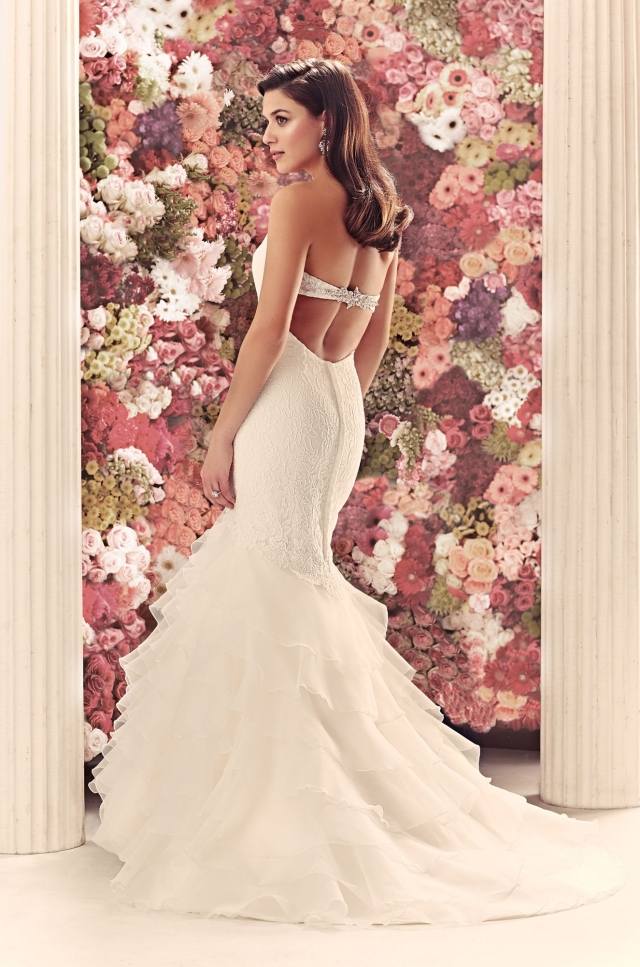 dlhé šaty-volány-s-čipkou-bez chrbta-mikaella-dizajn