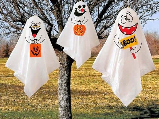 dekorácia záhrady halloween nápady posteľná bielizeň duchovia zábavné tváre