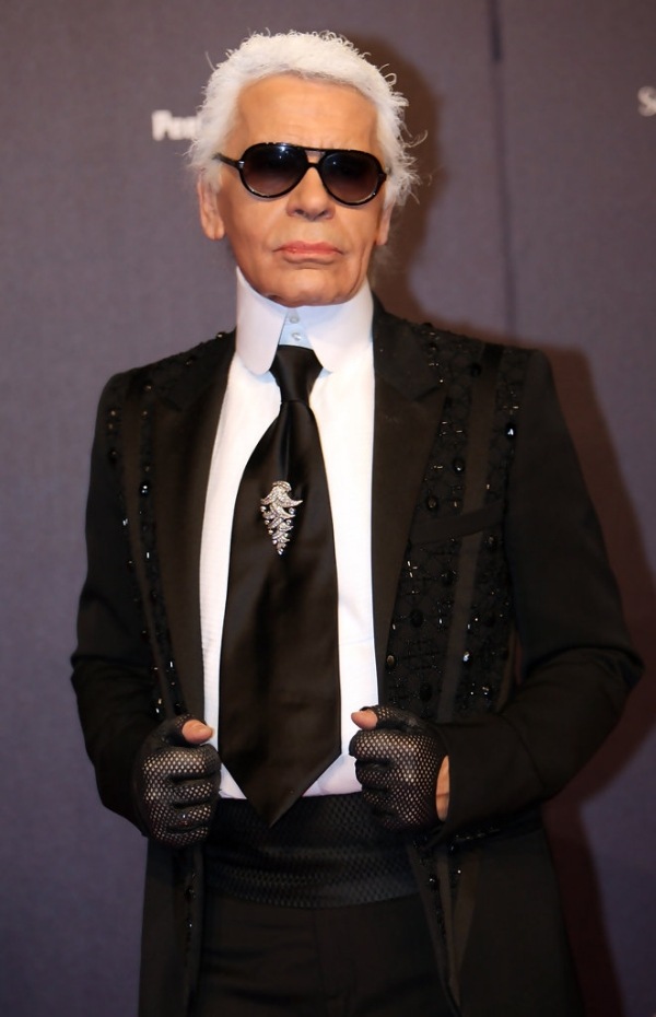 Karl Lagerfeld Faschion Dizajnér v Halloween kostýmoch Nápady na doplnky