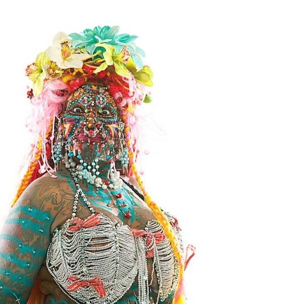 Elaine Davidsonová, žena s najviac tvárami a telom piercingy, nápady na Halloween