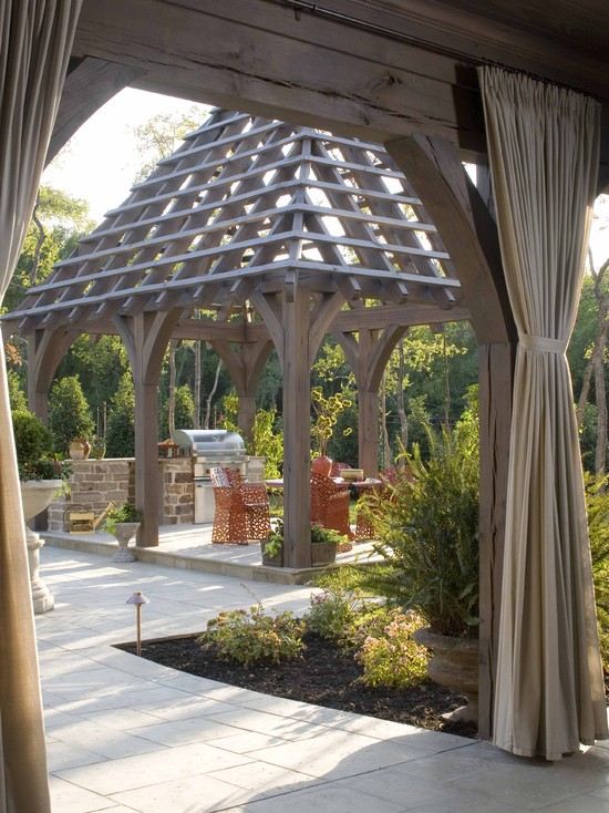 drevená pergola terasa gril moderný nábytok