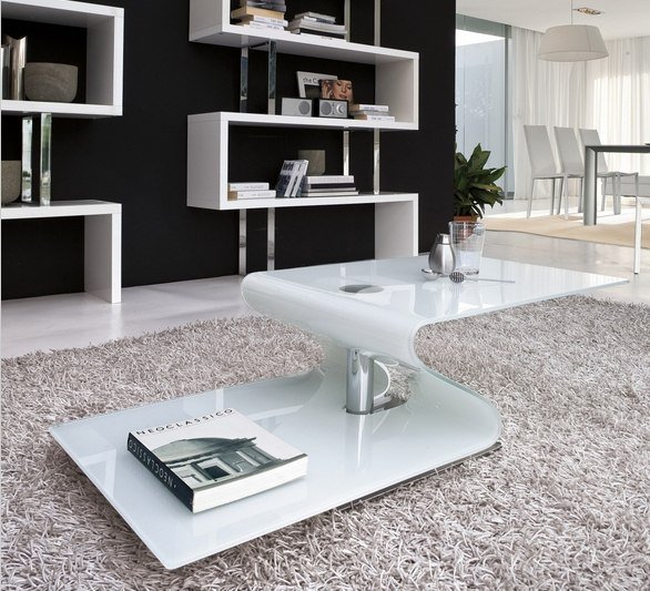 dizajnový konferenčný stolík biele sklenené police základňa oceľ