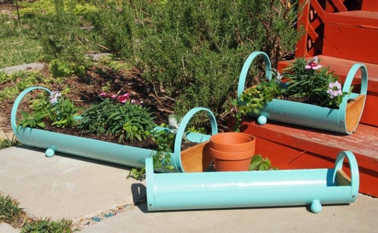 nápady na záhradný kvetináč dažďový žľab svetlo modrý kvetinový box