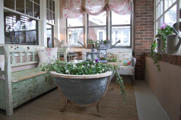 veranda ozdobiť vaňu vintage štýl rastliny kvetináč posedenie