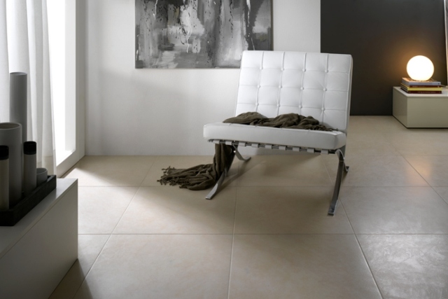 obývačka-podlaha-dlažba-matná-veľký-formát-krémovo-biela