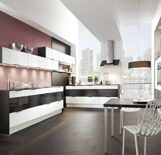 čierno-biela-kuchyňa s vysokým leskom