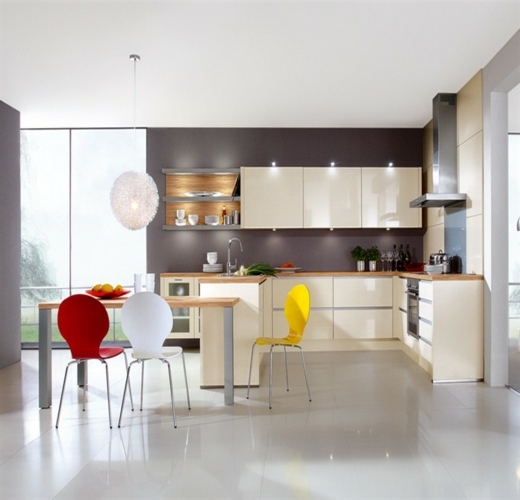 malé-kuchynské-farebné-stoličky