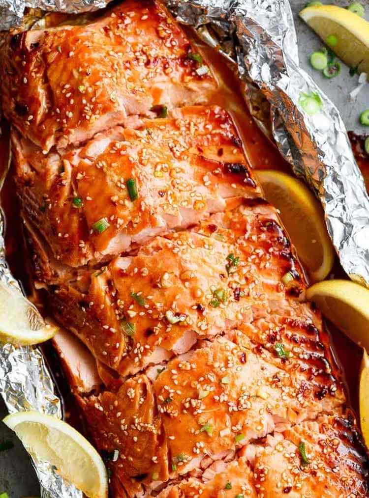 Lososa pripravte v rúre na ázijský spôsob s medom a sójovou omáčkou