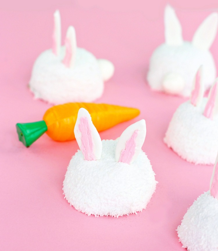 Vyrobte si z cukríkov z kokosových sušienok veľkonočného zajačika