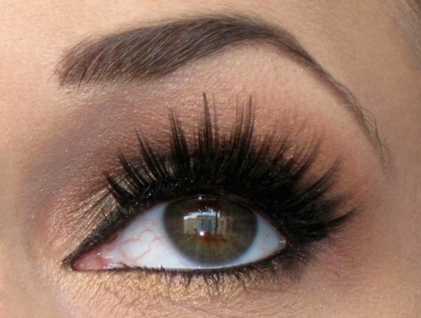 tipy na líčenie na slávnostné príležitosti umelé mihalnice zväčšujú oči Tipy na líčenie na slávnostné príležitosti