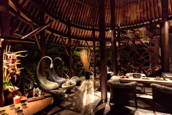 Luxusný hotel Phuket Indigo Pearl vonkajšia reštaurácia