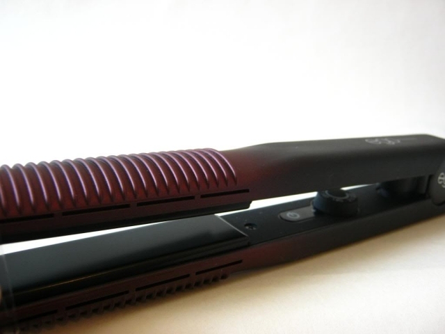 mini-rovnanie-žehlička-curling-prútik-tipy-na cestách