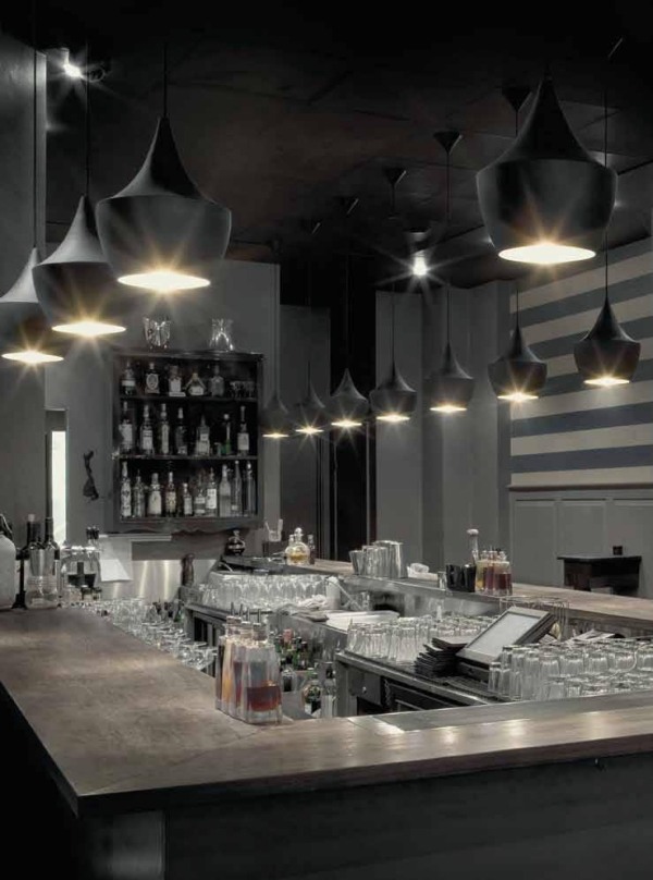 tom dixon matný čierny dizajn závesných svetiel tom dixon matný čierny závesný svetelný barový pult